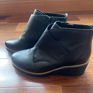 Vionic Wedge Bootie